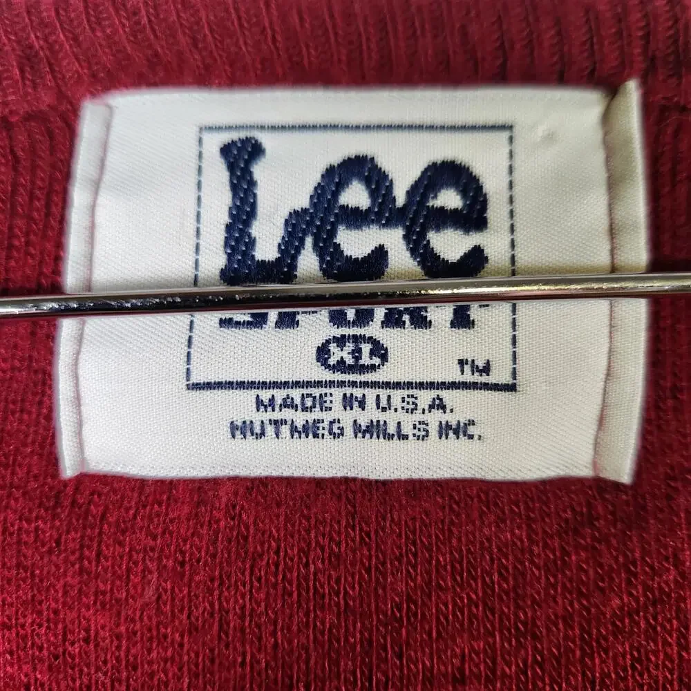 Lee‎ Sport Red V Neck Sweater Mens XL USA Made Lightweight Knit Pullover